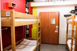 Хостелы Envoy Hostel & Tours Ереван Кровать в общем номере с 4 кроватями-4