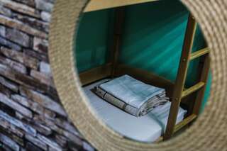 Хостелы Envoy Hostel & Tours Ереван Кровать в общем номере с 4 кроватями-6