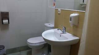 Хостелы Envoy Hostel & Tours Ереван Кровать в общем 8-местном номере-1