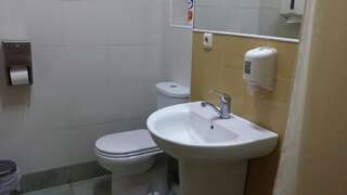 Хостелы Envoy Hostel & Tours Ереван Кровать в общем 8-местном номере-5